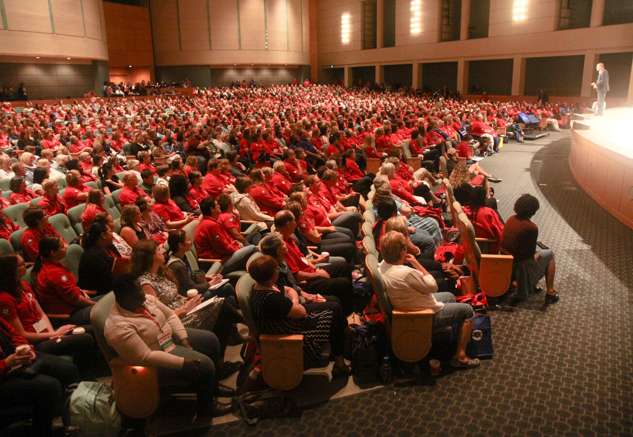 U.S. Air Force Veteran Mark J. Lindquist as a Fortune 500 motivational speaker U.S. Air Force Veteran Mark J. Lindquist as a Fortune 500 motivational speaker